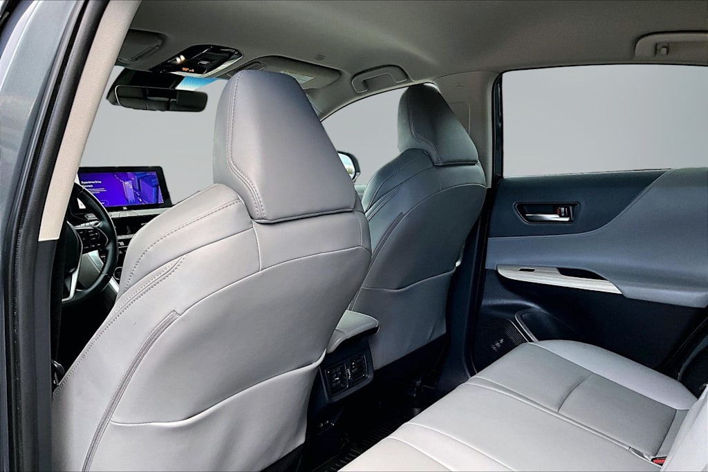 Thumbnail: 2024 Toyota Venza - 12