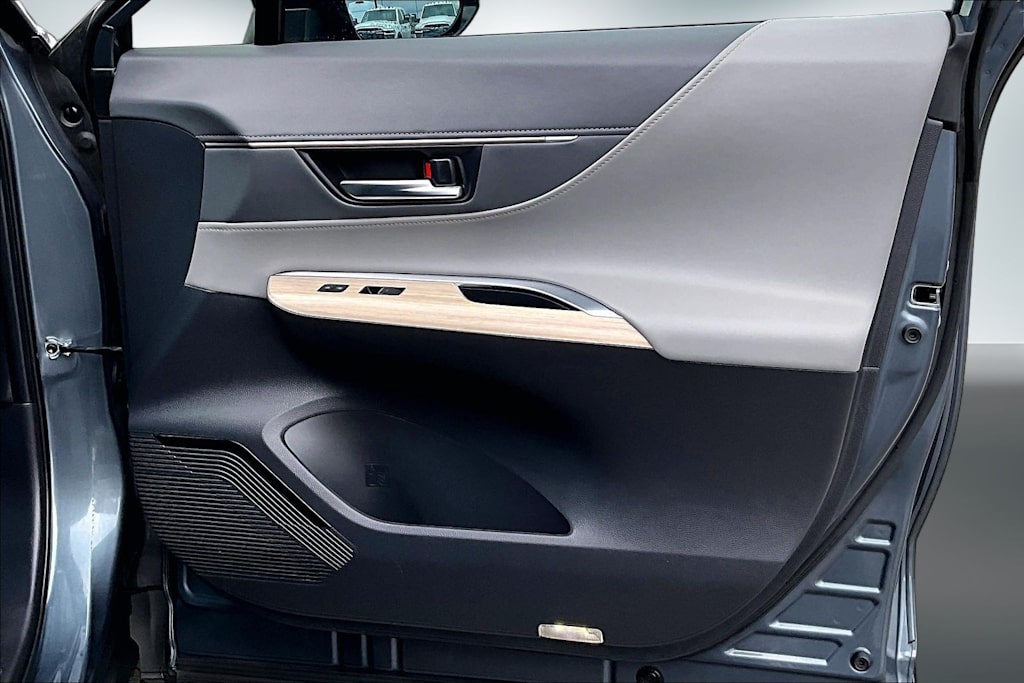 Thumbnail: 2024 Toyota Venza - 27