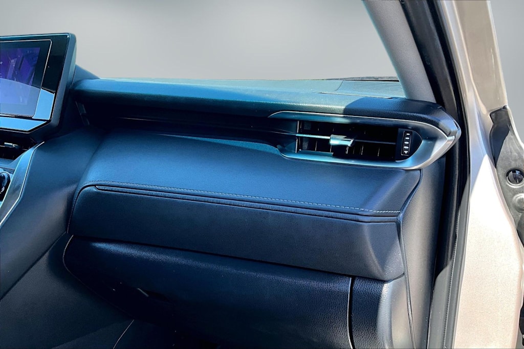 Thumbnail: 2024 Toyota Venza - 24