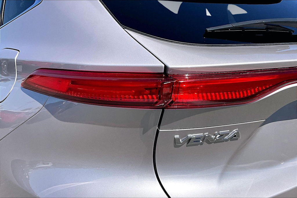 Thumbnail: 2024 Toyota Venza - 32