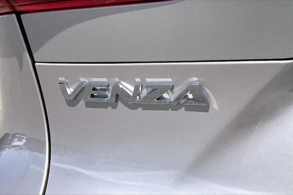 Thumbnail: 2024 Toyota Venza - 7