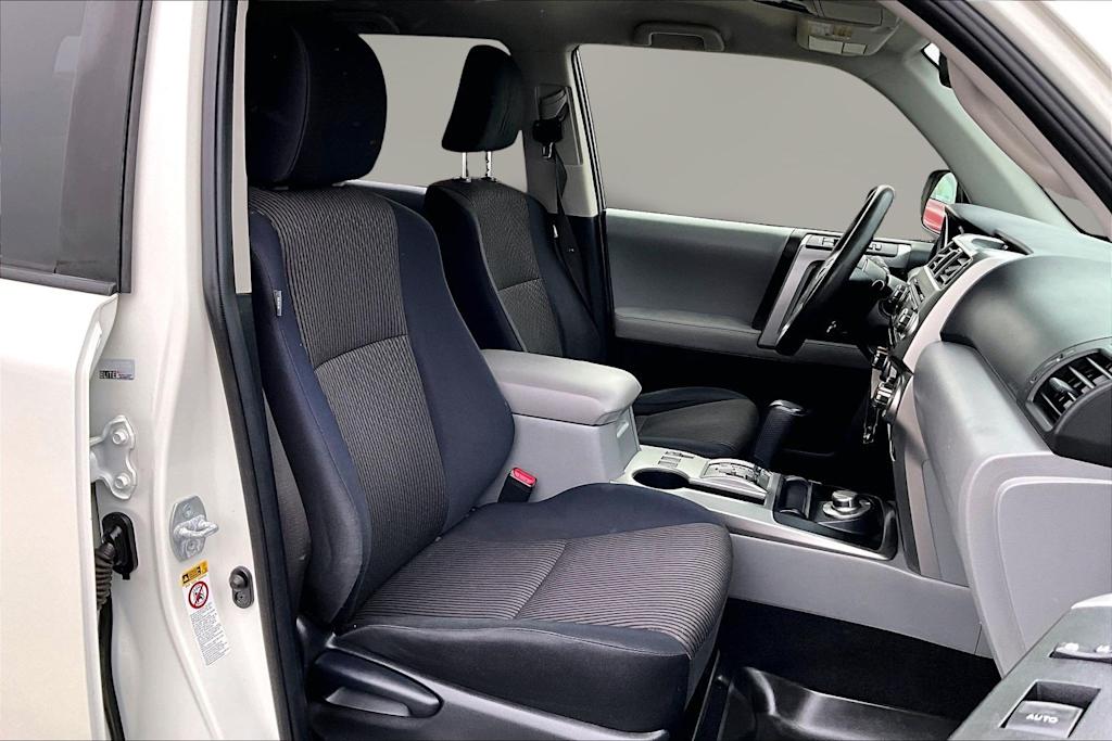 Thumbnail: 2013 Toyota 4Runner - 10