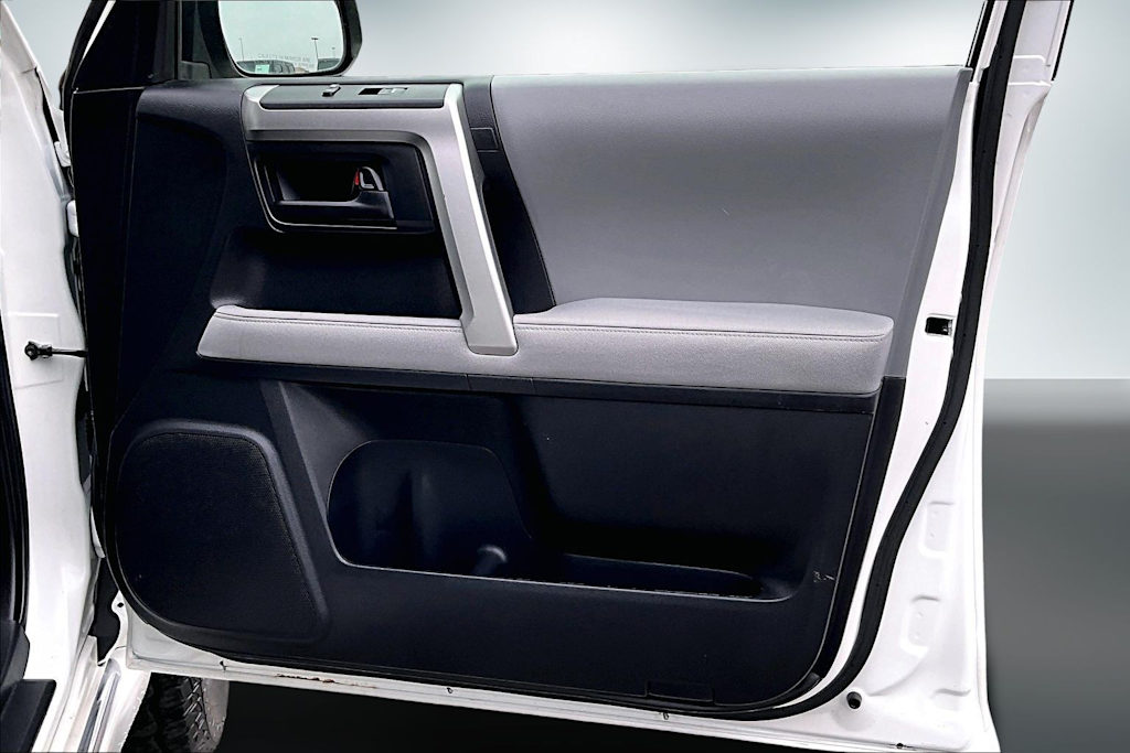 Thumbnail: 2013 Toyota 4Runner - 24