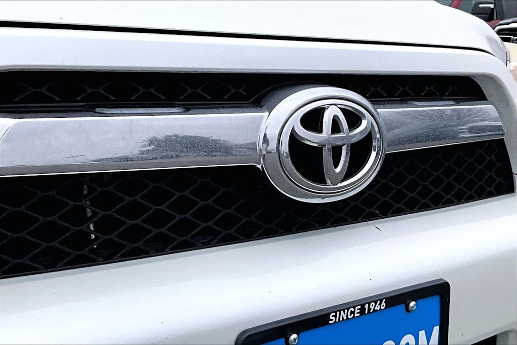 Thumbnail: 2013 Toyota 4Runner - 30