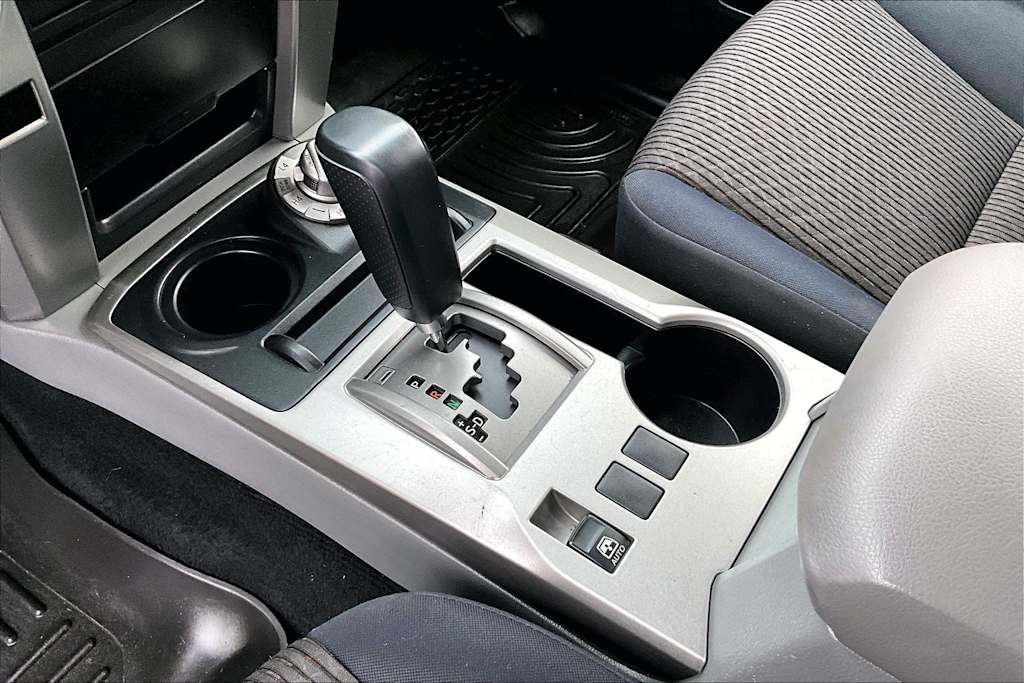 Thumbnail: 2013 Toyota 4Runner - 14