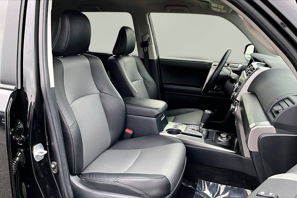 Thumbnail: 2024 Toyota 4Runner - 12