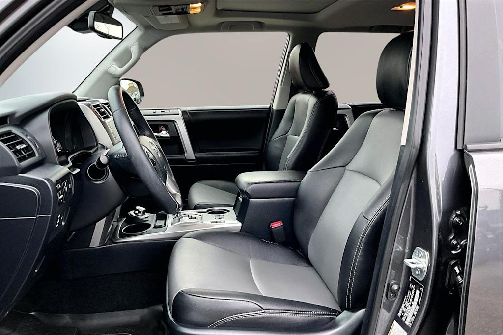 Thumbnail: 2022 Toyota 4Runner - 11