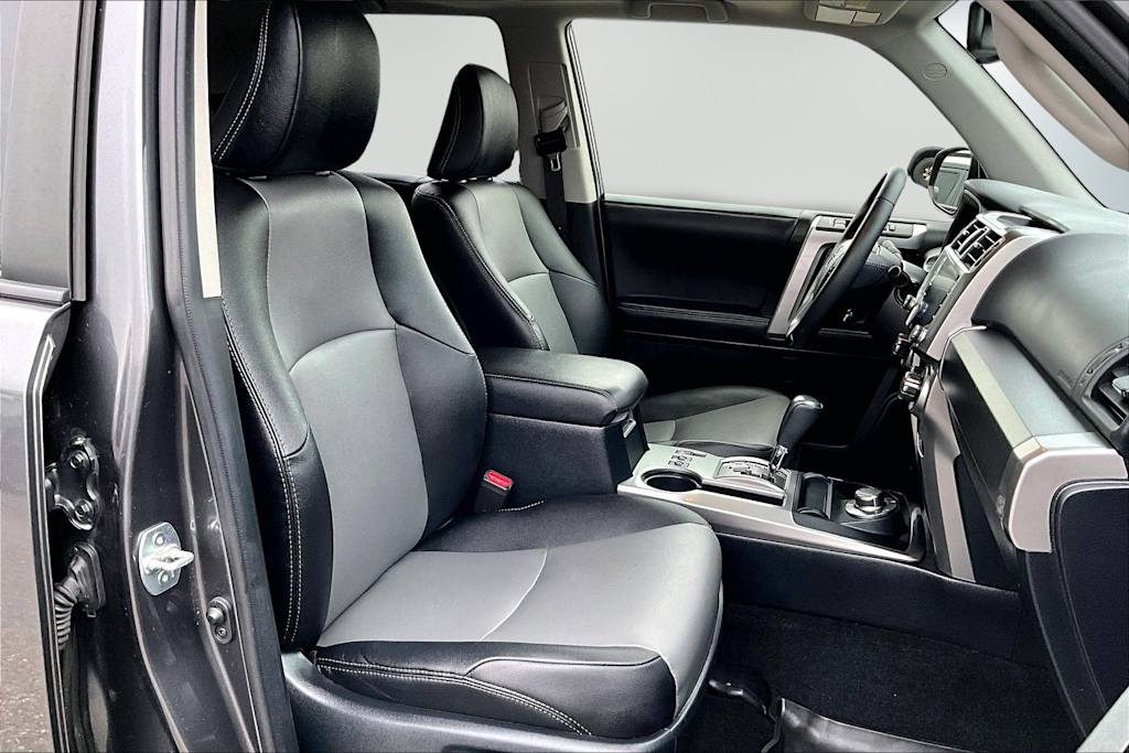 Thumbnail: 2022 Toyota 4Runner - 12