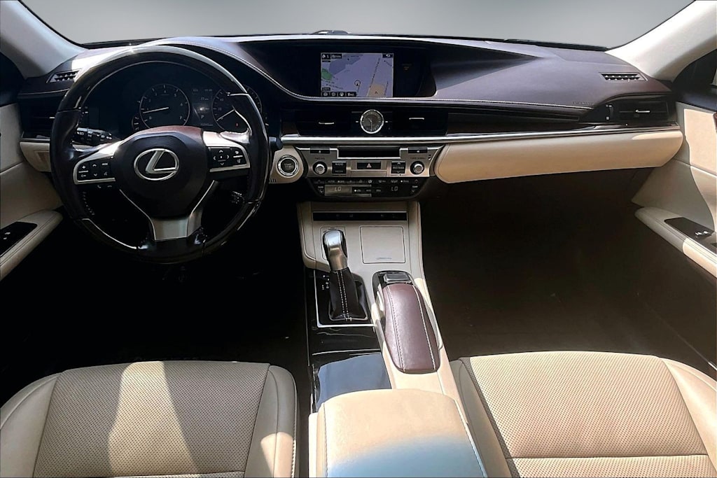 Thumbnail: 2016 Lexus ES - 10