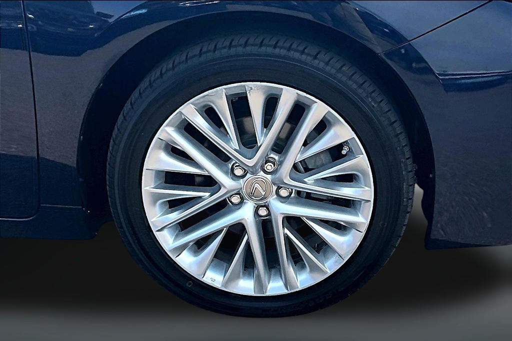 Thumbnail: 2016 Lexus ES - 33