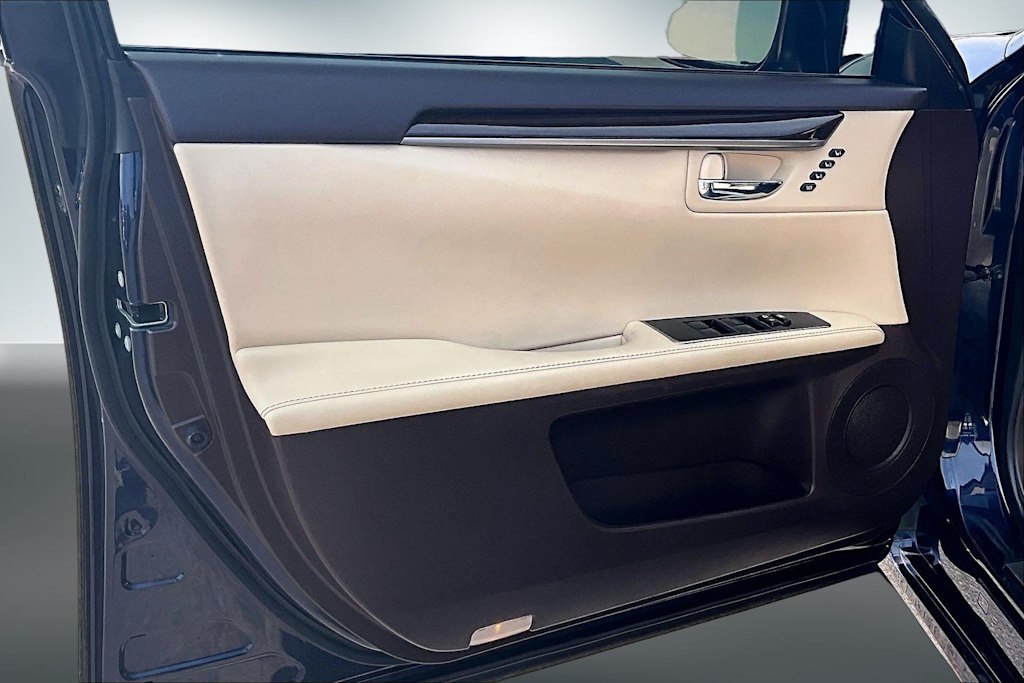 Thumbnail: 2016 Lexus ES - 25
