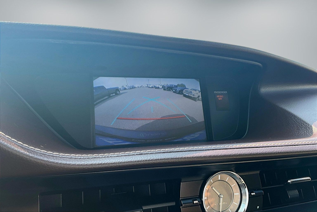 Thumbnail: 2016 Lexus ES - 24