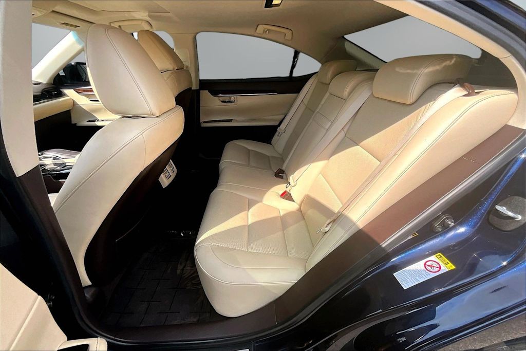 Thumbnail: 2016 Lexus ES - 27