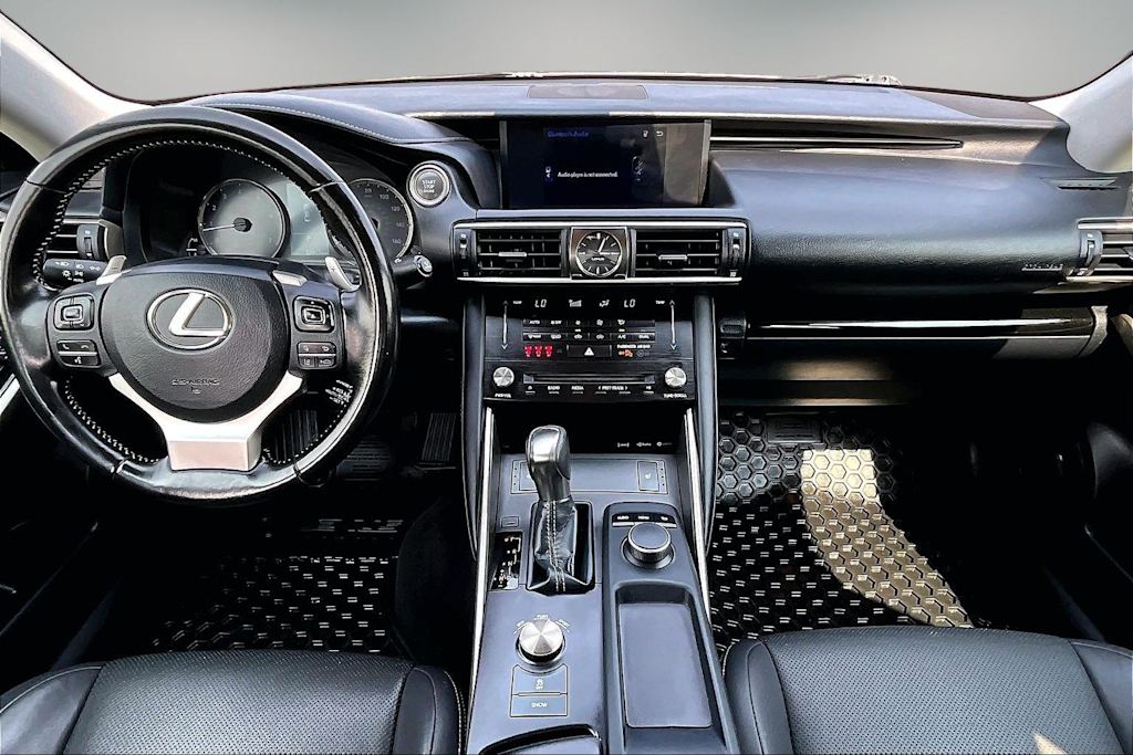 Thumbnail: 2018 Lexus IS - 10