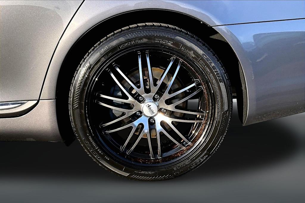 Thumbnail: 2012 Lexus LS - 36