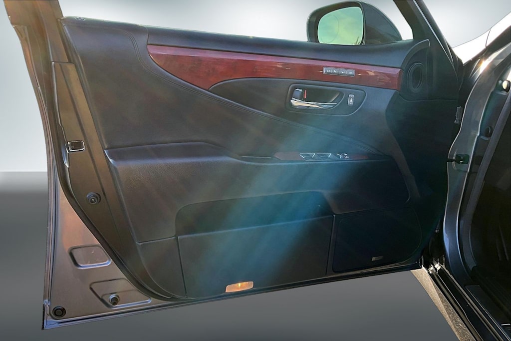 Thumbnail: 2012 Lexus LS - 27
