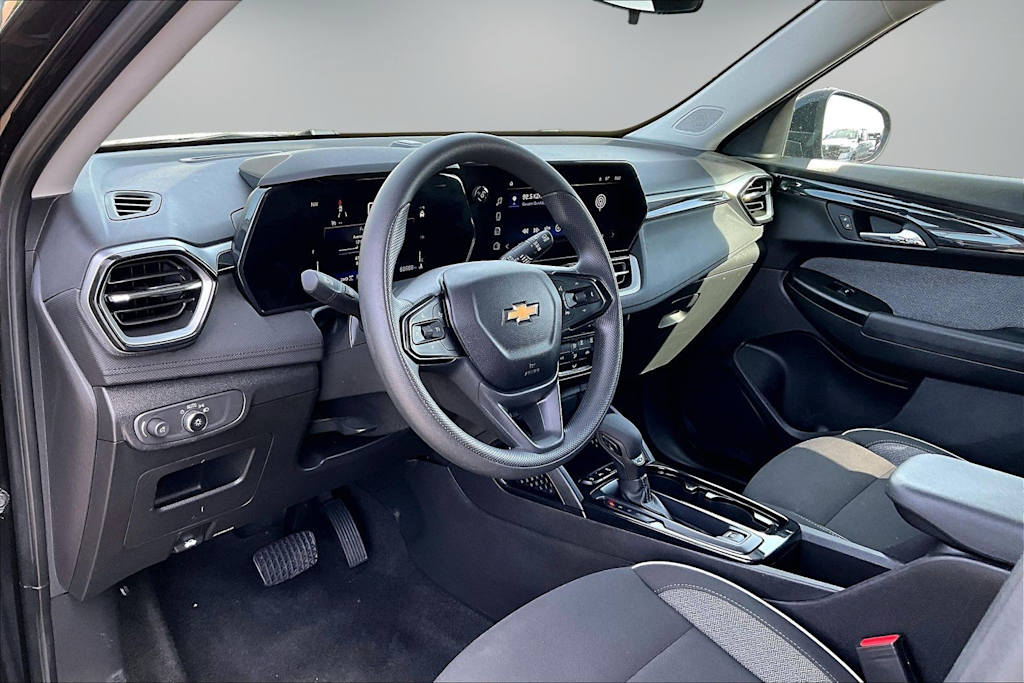 Thumbnail: 2024 Chevrolet TrailBlazer - 2