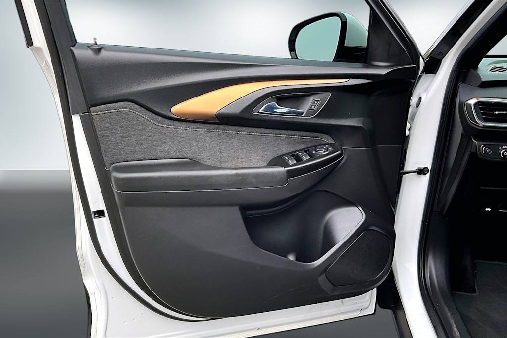 Thumbnail: 2023 Chevrolet TrailBlazer - 27