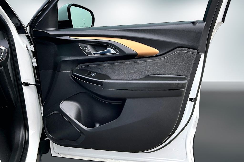 Thumbnail: 2023 Chevrolet TrailBlazer - 28