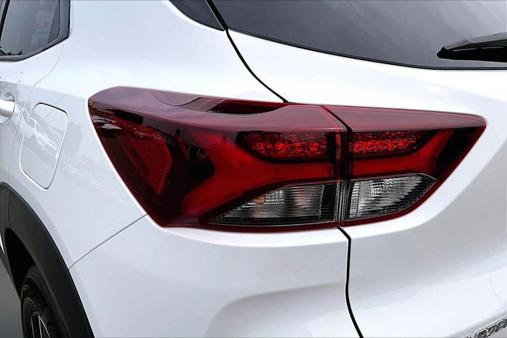 Thumbnail: 2023 Chevrolet TrailBlazer - 32