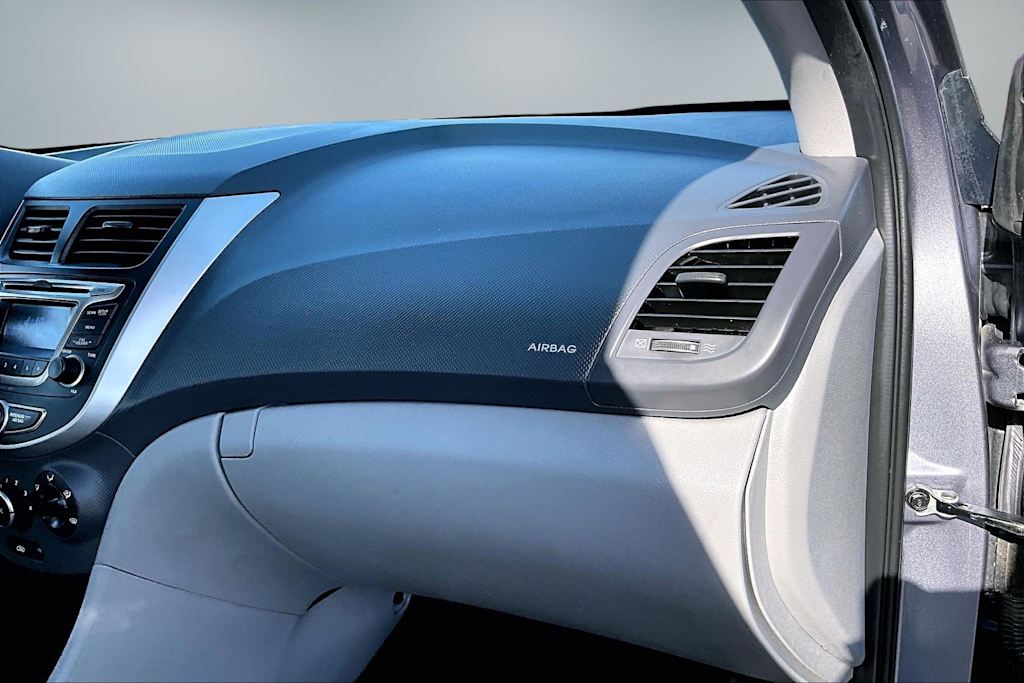 Thumbnail: 2016 Hyundai Accent - 23