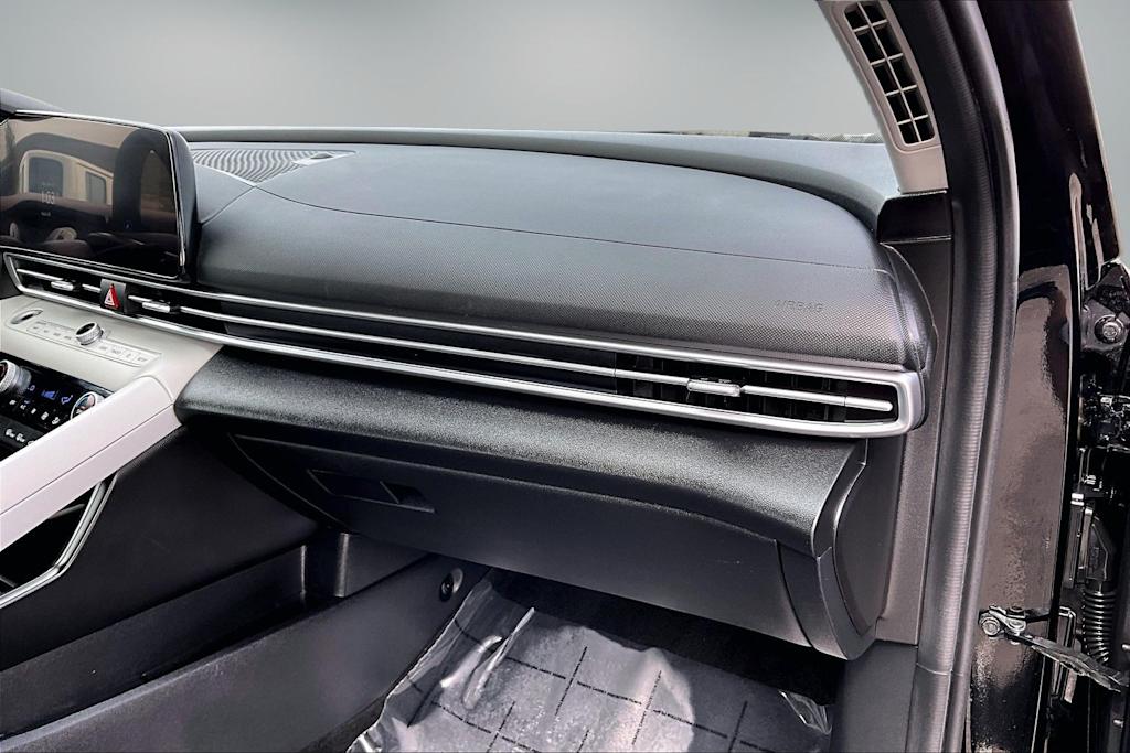 Thumbnail: 2024 Hyundai Elantra - 23