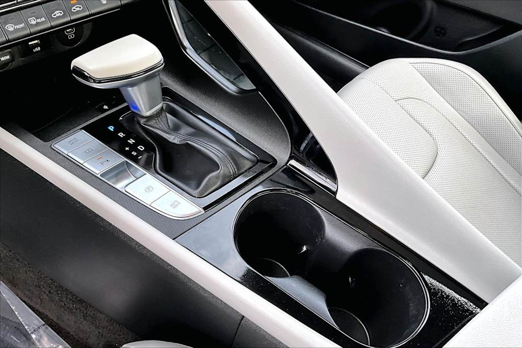 Thumbnail: 2024 Hyundai Elantra - 16