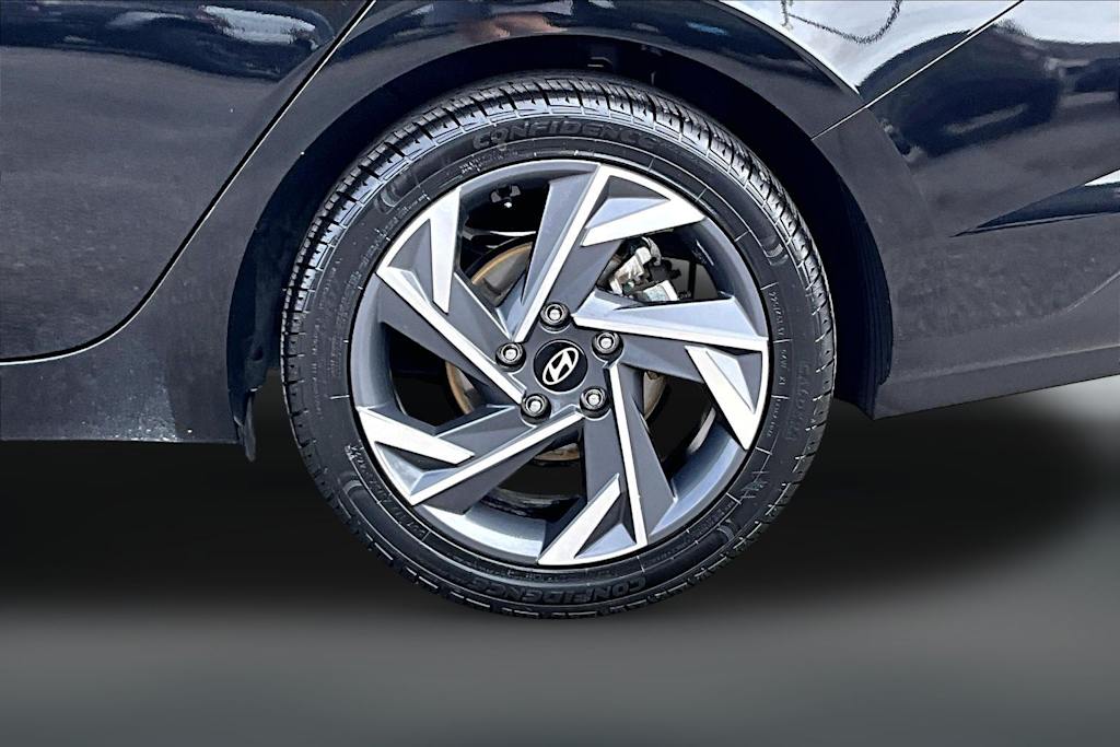 Thumbnail: 2024 Hyundai Elantra - 32