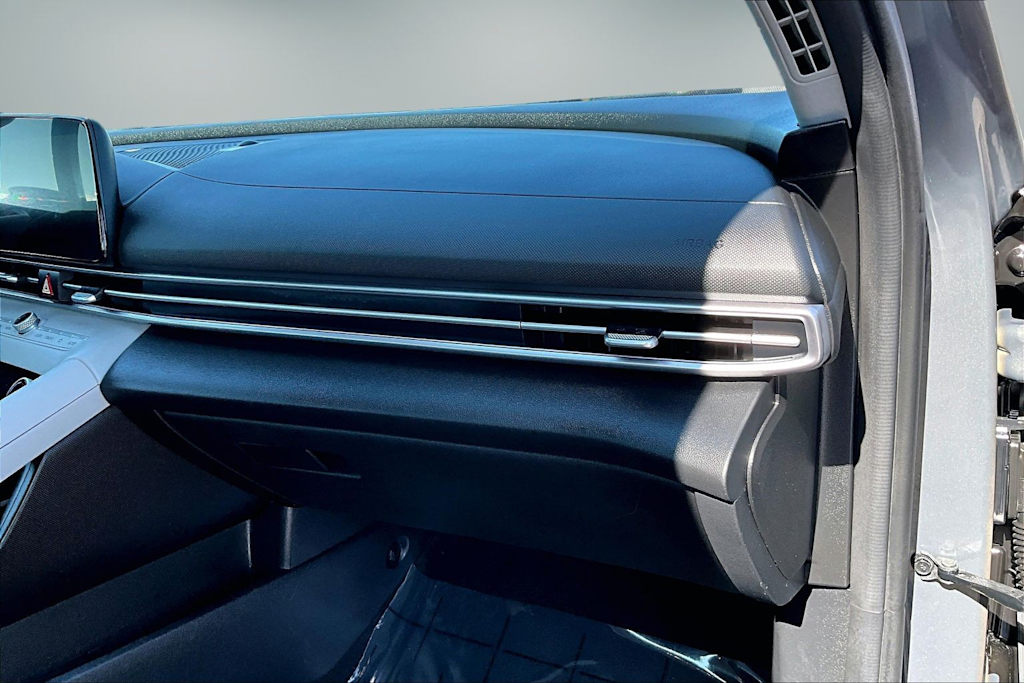 Thumbnail: 2025 Hyundai Elantra - 23