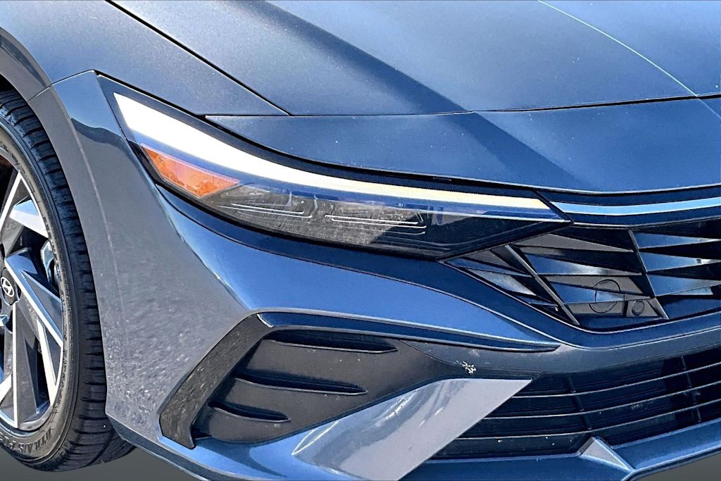 Thumbnail: 2025 Hyundai Elantra - 31