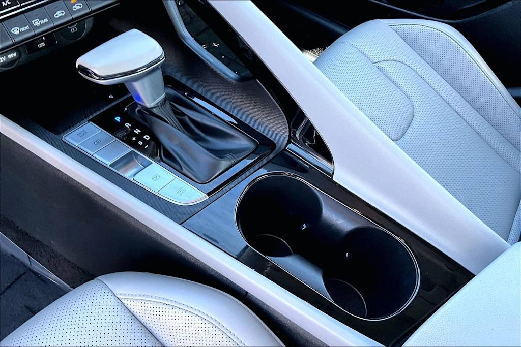 Thumbnail: 2025 Hyundai Elantra - 16