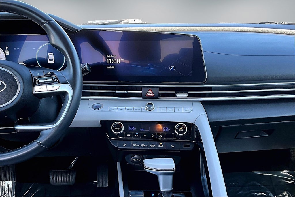 Thumbnail: 2025 Hyundai Elantra - 15
