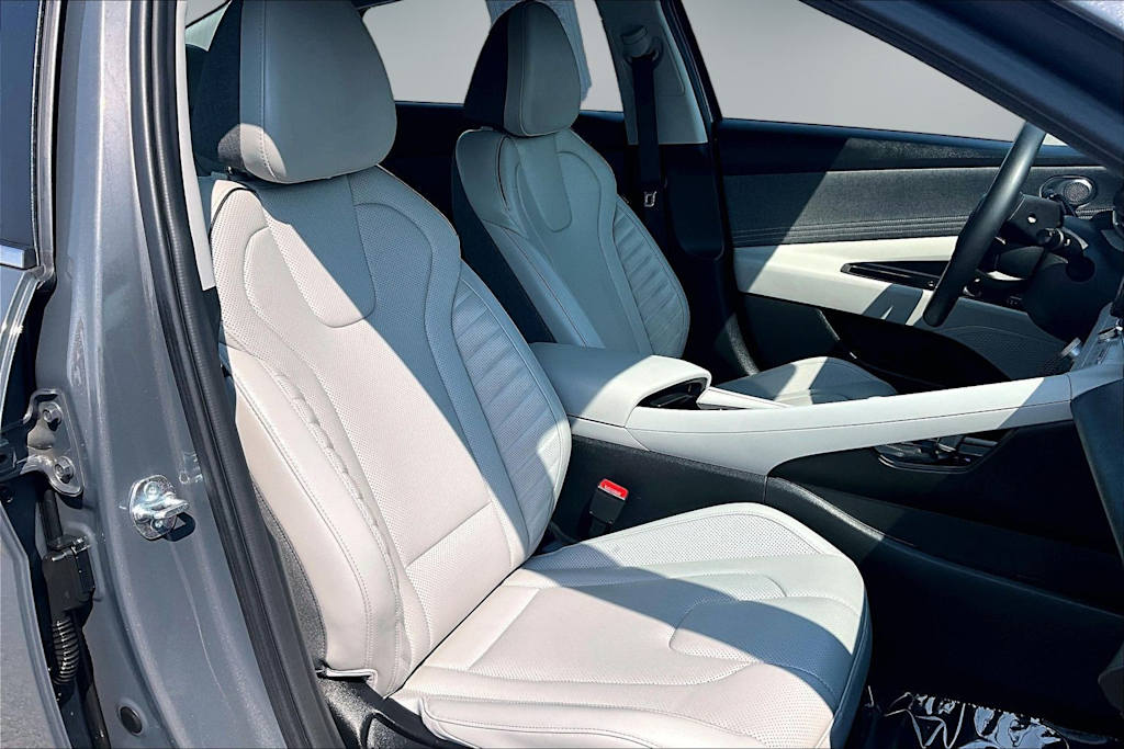 Thumbnail: 2025 Hyundai Elantra - 21
