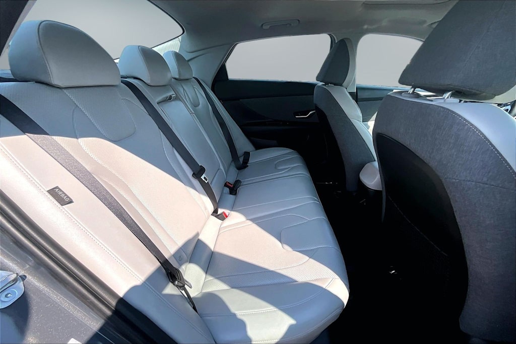 Thumbnail: 2025 Hyundai Elantra - 30