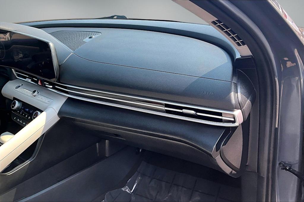 Thumbnail: 2025 Hyundai Elantra - 24