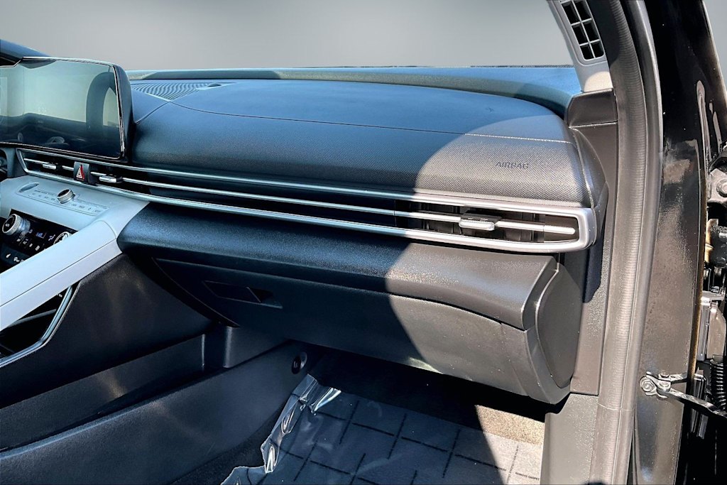 Thumbnail: 2025 Hyundai Elantra - 21