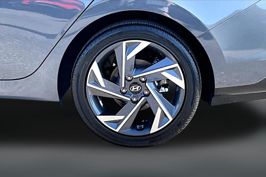 Thumbnail: 2025 Hyundai Elantra - 33