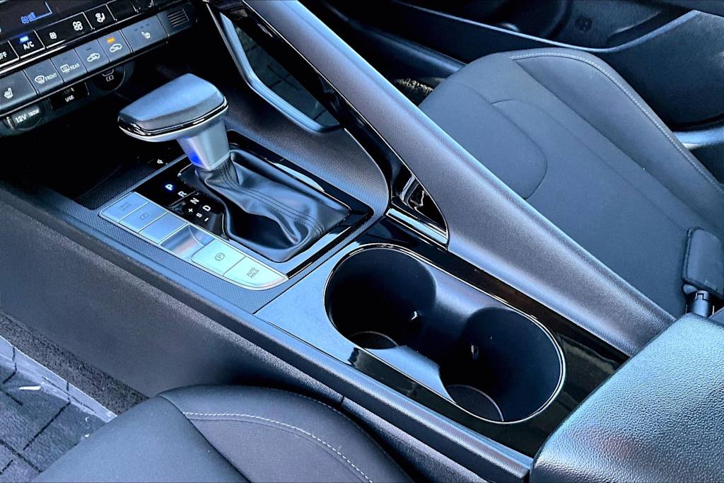 Thumbnail: 2025 Hyundai Elantra - 16