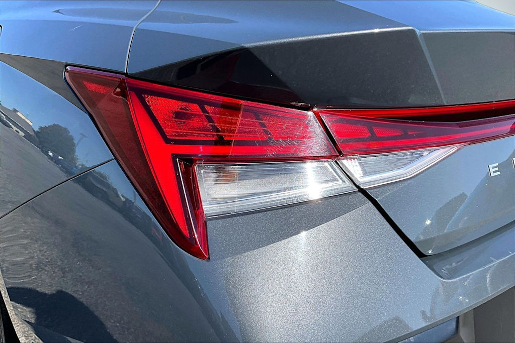 Thumbnail: 2025 Hyundai Elantra - 31