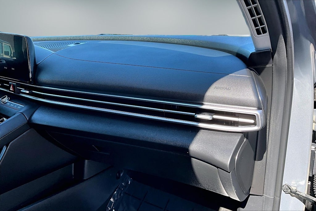 Thumbnail: 2025 Hyundai Elantra - 24