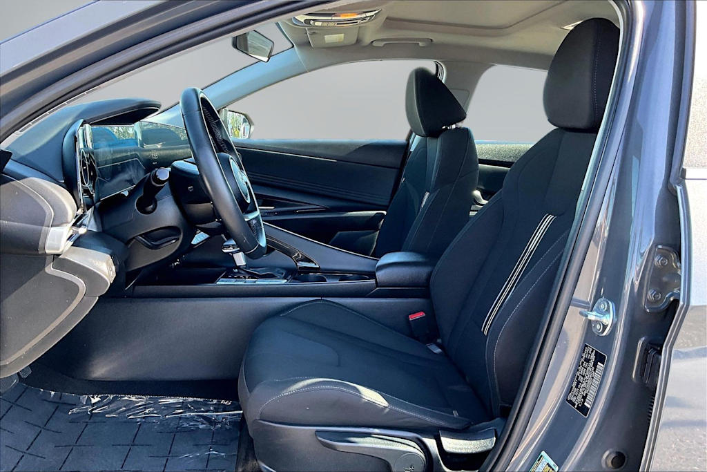 Thumbnail: 2025 Hyundai Elantra - 10