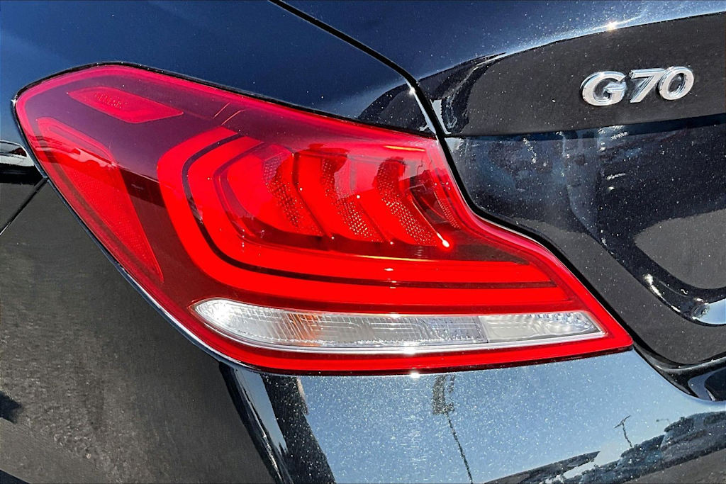 Thumbnail: 2021 Genesis G70 - 32