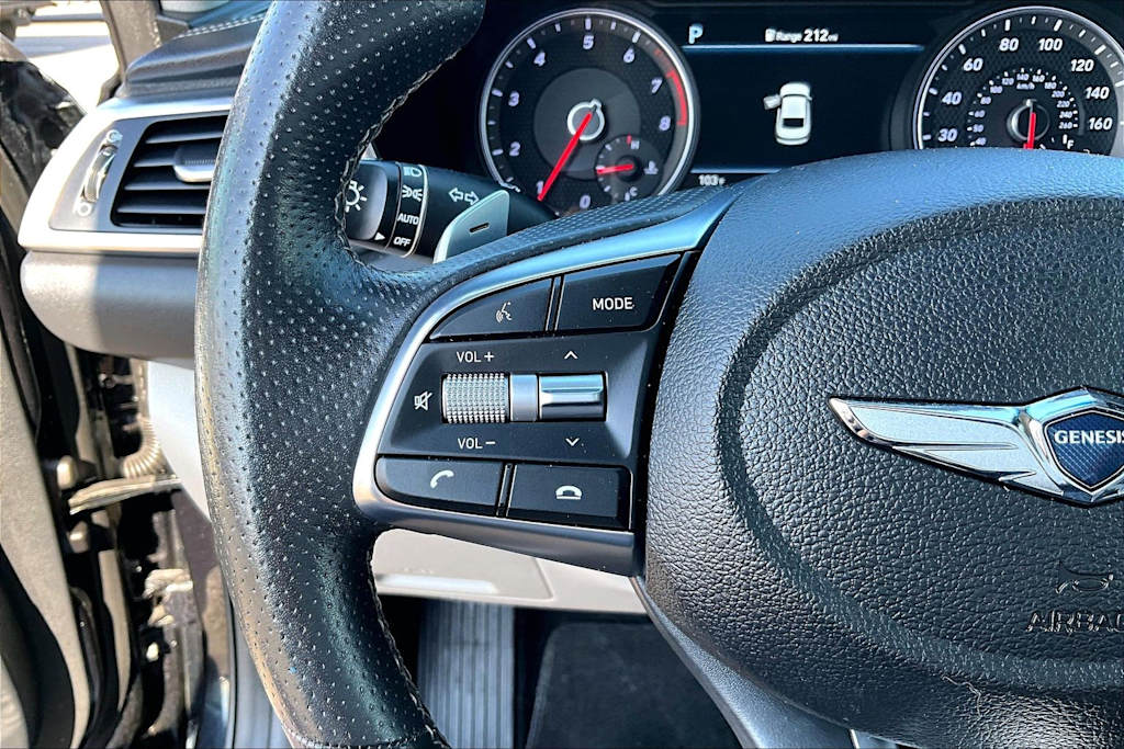Thumbnail: 2021 Genesis G70 - 26