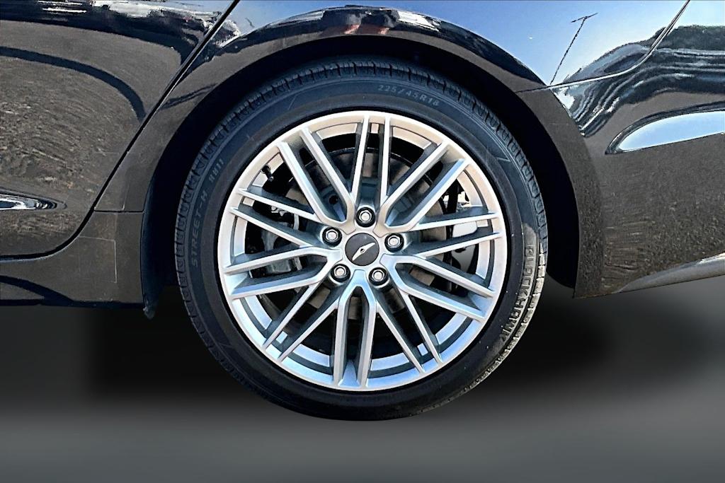 Thumbnail: 2021 Genesis G70 - 34