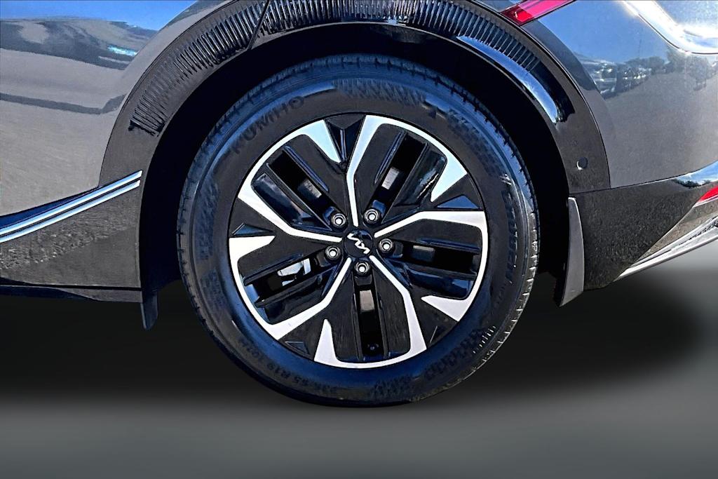 Thumbnail: 2023 Kia EV6 - 31