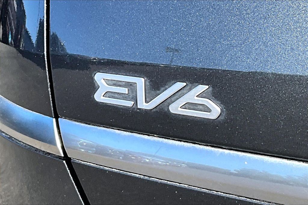 Thumbnail: 2023 Kia EV6 - 6