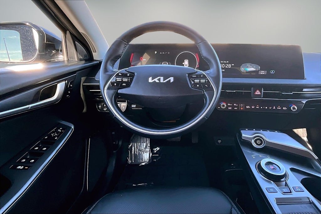 Thumbnail: 2023 Kia EV6 - 13