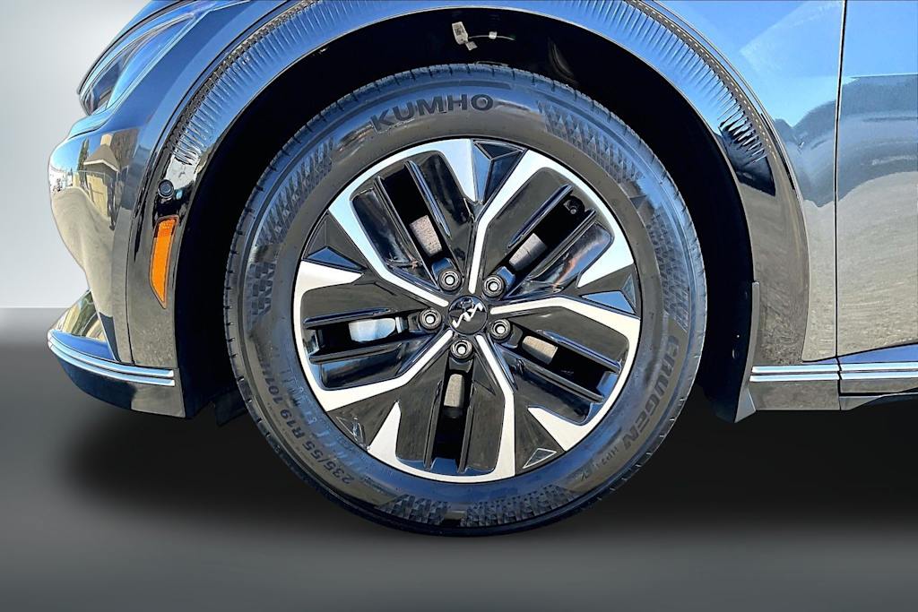 Thumbnail: 2023 Kia EV6 - 7