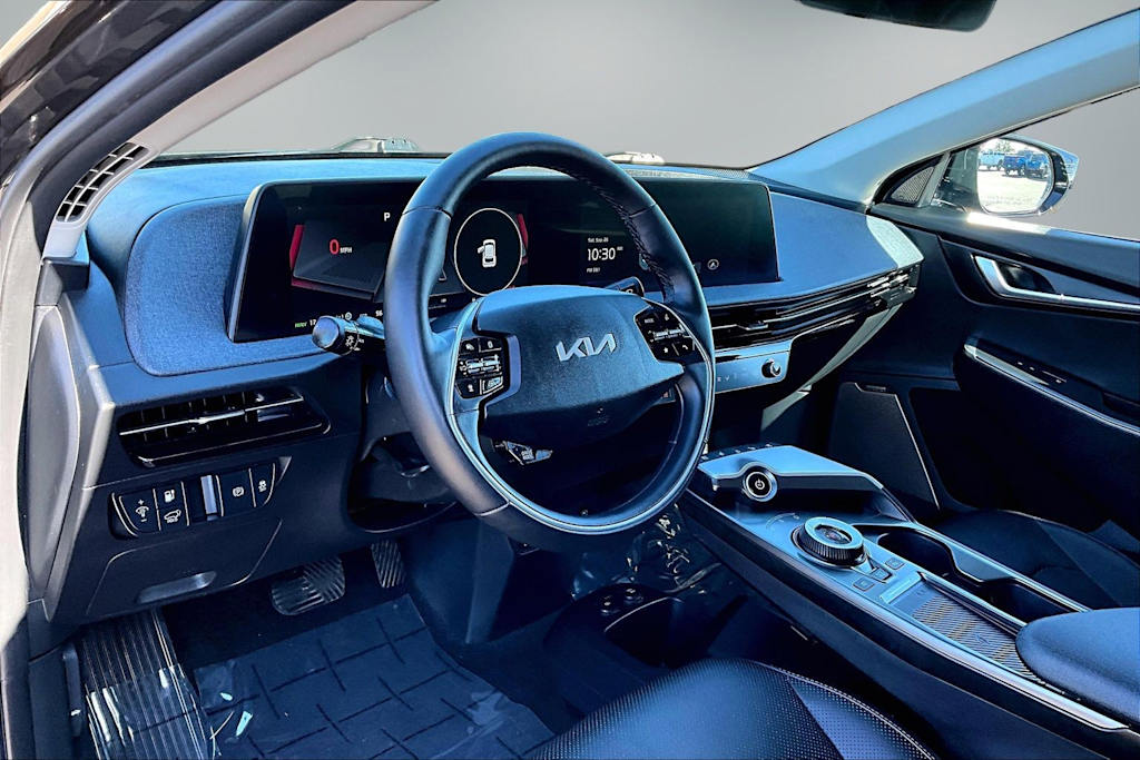 Thumbnail: 2023 Kia EV6 - 2