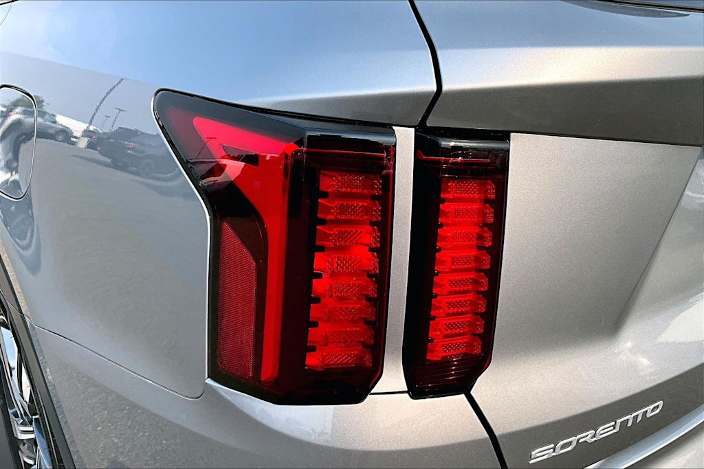 Thumbnail: 2023 Kia Sorento - 33